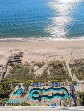 On the beach - Club Wyndham Towers on the Grove (North Myrtle Beach)
