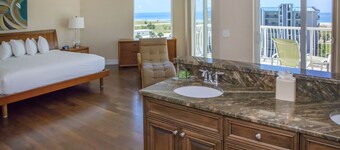 Crystal Palms Beach Resort