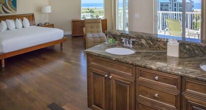 Crystal Palms Beach Resort