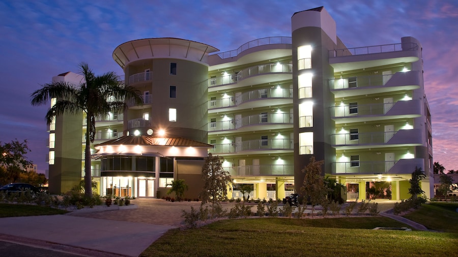 Crystal Palms Beach Resort