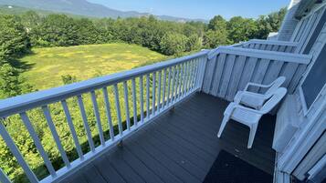 Room, 1 Queen Bed | Terrace/patio