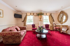 Suite | Living area