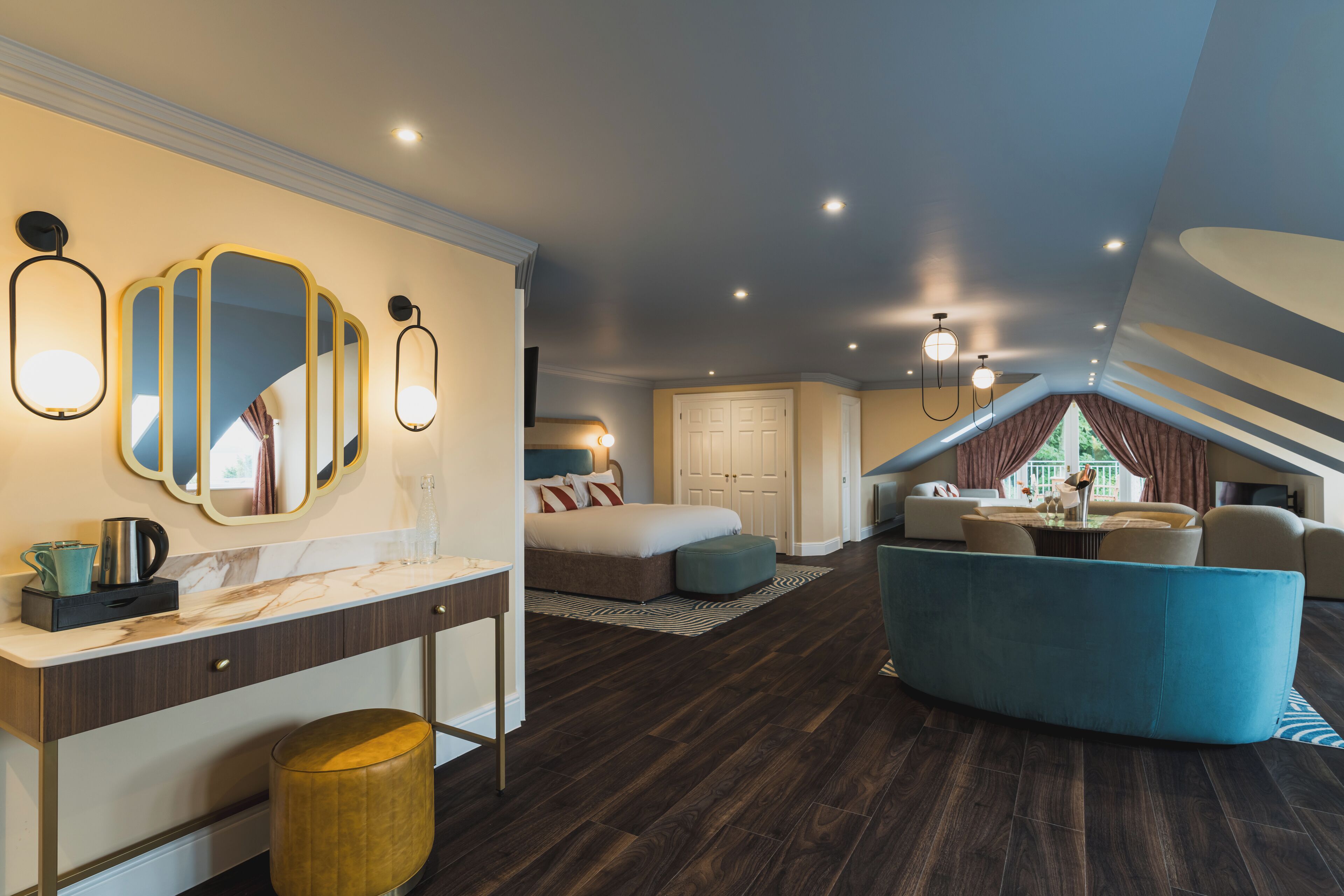 penthouse | premium bedding, individually decorated, free wifi, bed sheets