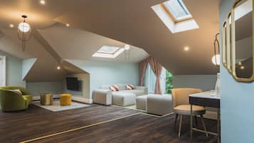 Premier Suite | Premium bedding, individually decorated, free WiFi, bed sheets