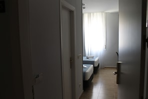 Standard Room, 2 Single Beds