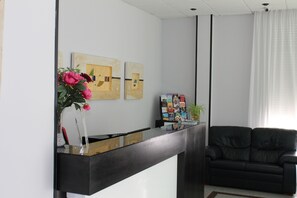Reception - Hotel Barajas Plaza Madrid (Madrid)