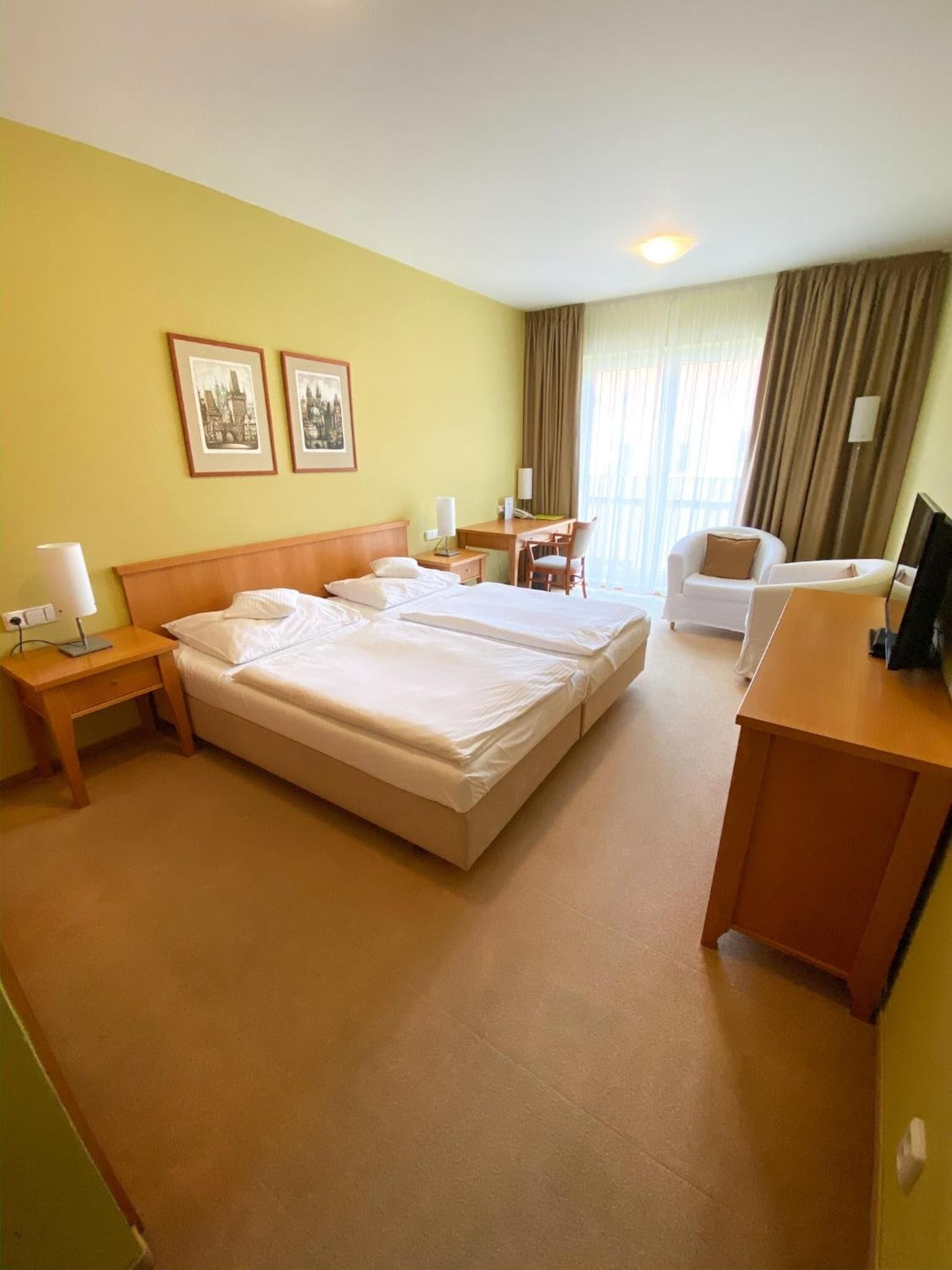 minibar, in-room safe, desk, free cots/infant beds