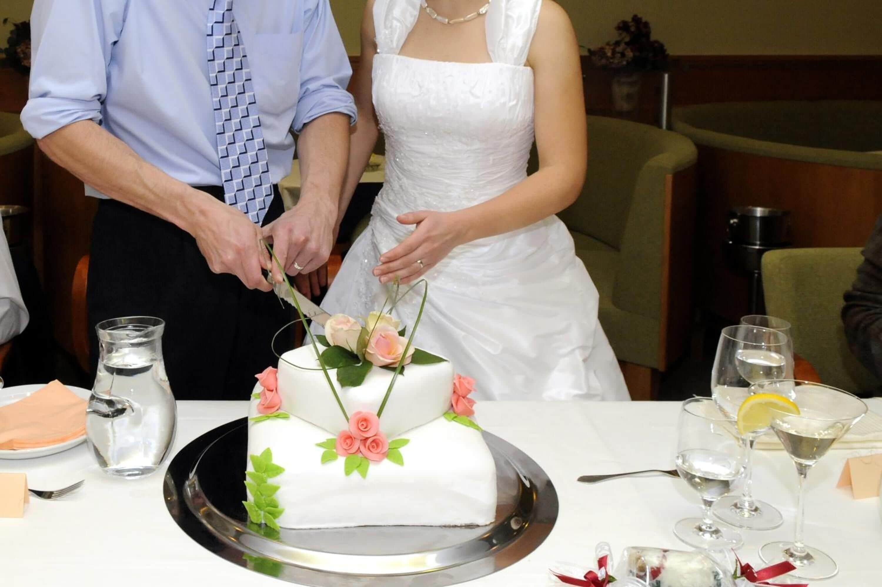 breakfast, lunch and dinner served