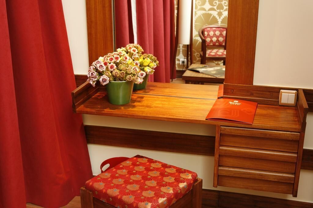 In-room safe, Internet, alarm clocks, wheelchair access