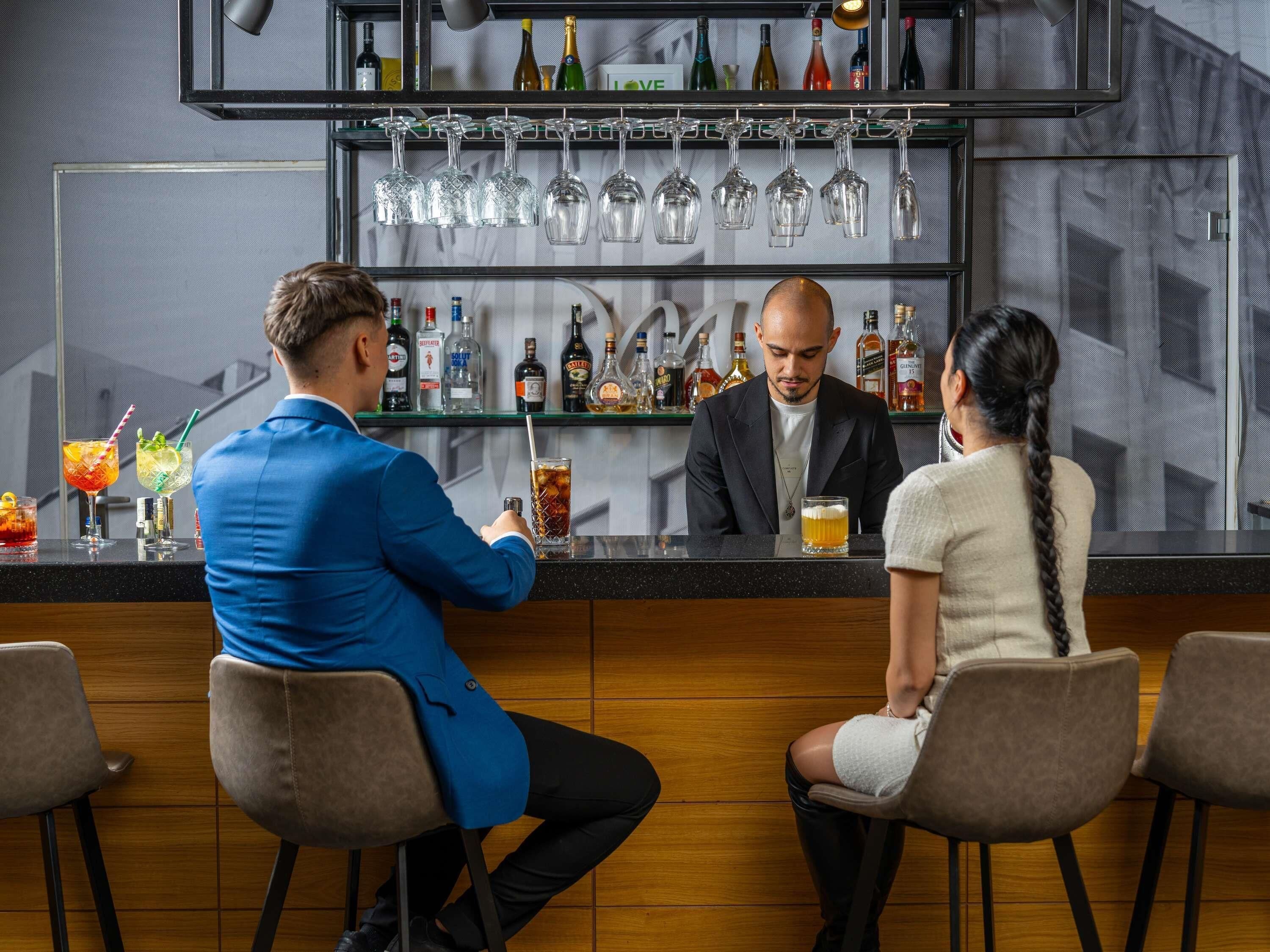 酒吧（店内）