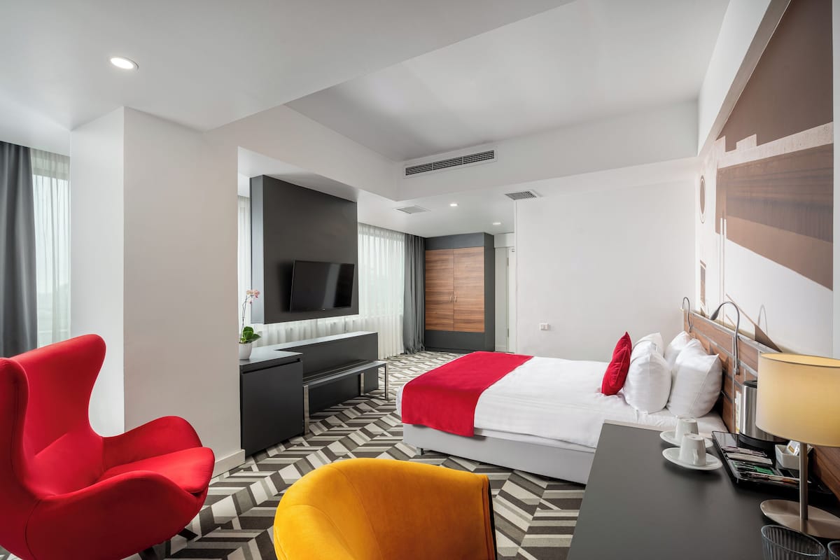 Privilege, Camera, 1 letto matrimoniale, vista città | Una cassaforte in camera, una scrivania, insonorizzazione
