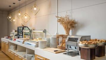 Daily buffet breakfast (RON 75 per person)