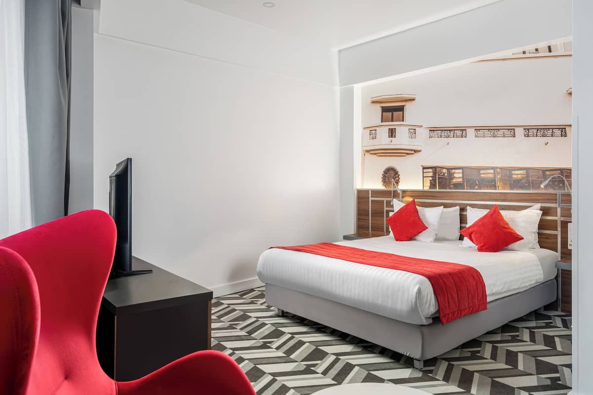 Privilege, Camera Premium, 1 letto matrimoniale | Una cassaforte in camera, una scrivania, insonorizzazione