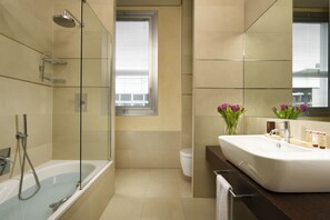 Chambre Triple Deluxe | Salle de bain