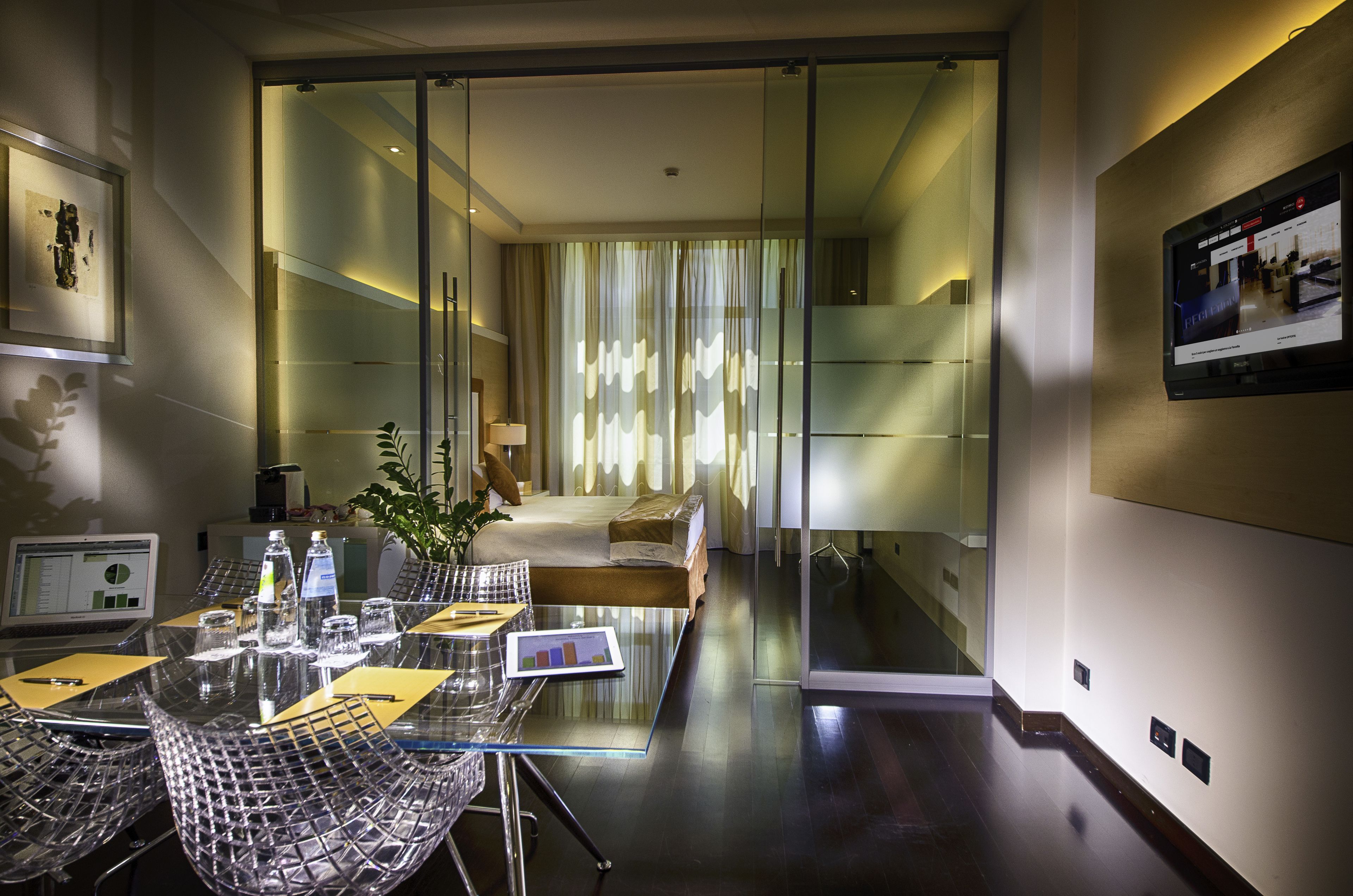 suite | select comfort beds, minibar, in-room safe, individually furnished