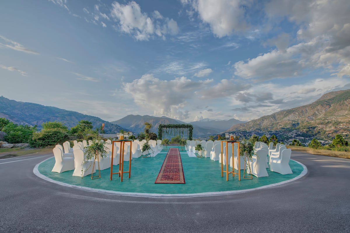 outdoor banquet area