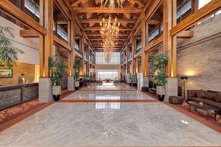 Lobby. Pearl Continental Hotel Muzaffarabad