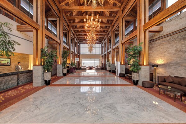 Lobby - Pearl Continental Hotel Muzaffarabad (Muzaffarabad)