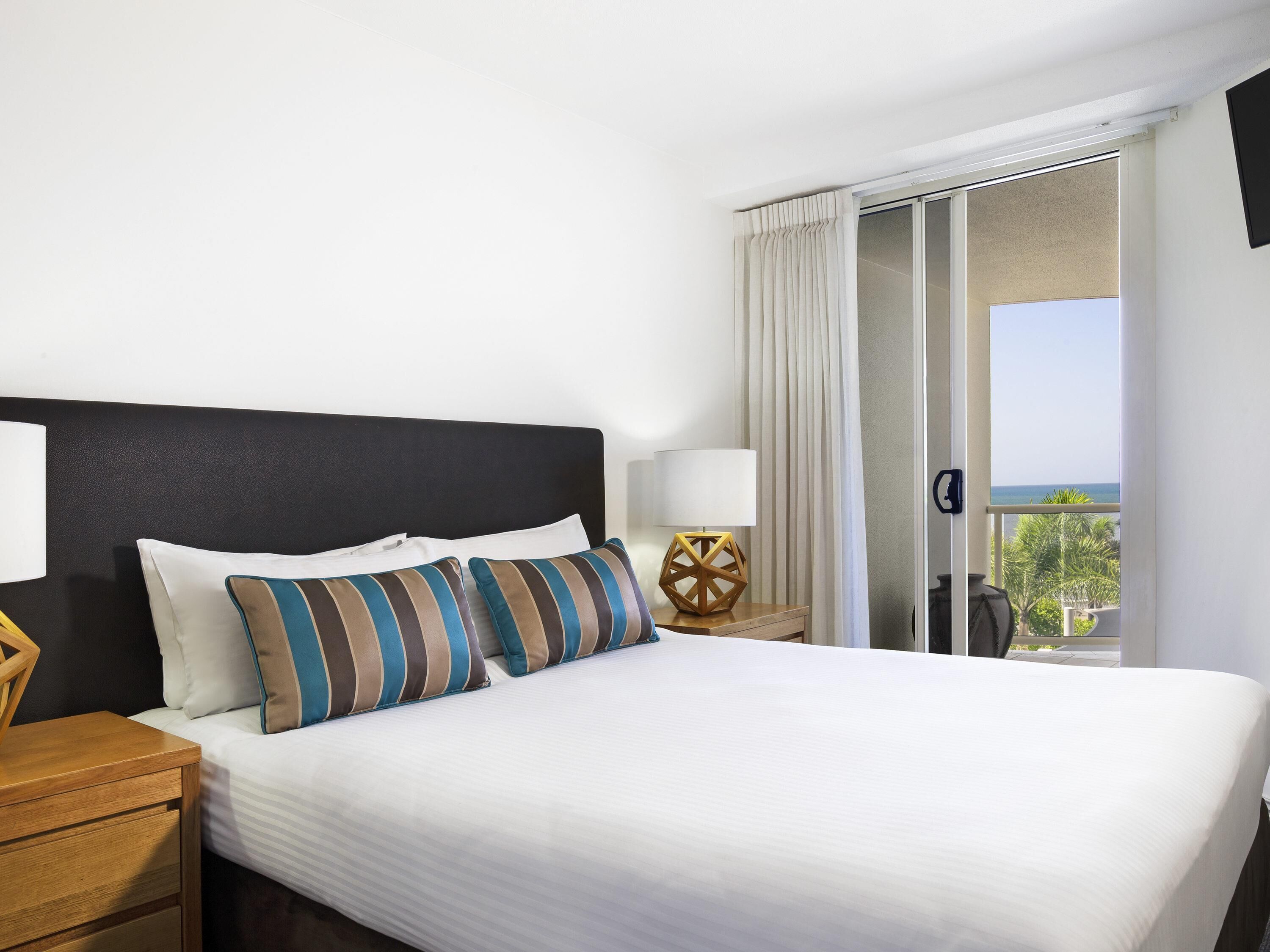 Room, 2 Bedrooms | Iron/ironing board, cribs/infant beds, WiFi, bed sheets