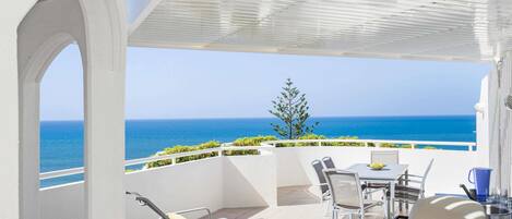 Tabla de planchar con plancha, cunas y camas plegables/adicionales