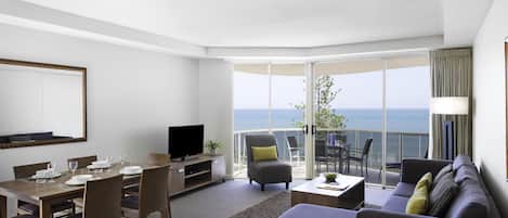 Penthouse, 3 Bedrooms | Iron/ironing board, cots/infant beds, rollaway beds, WiFi