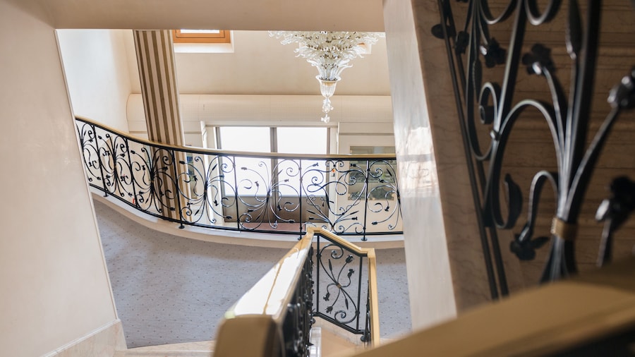 PHI Hotel Astoria