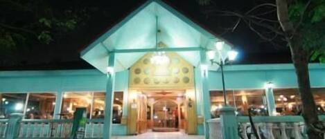 Fachada de la propiedad