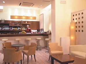 Bar (on property) - Diva Hotel (Athens)