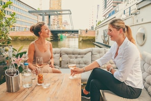 Terrace/patio - FLOATS by H2OTEL (Rotterdam)