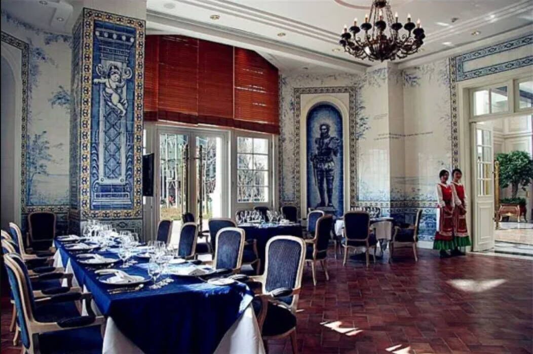 3 restaurants, lunch, dinner served; portuguese cuisine