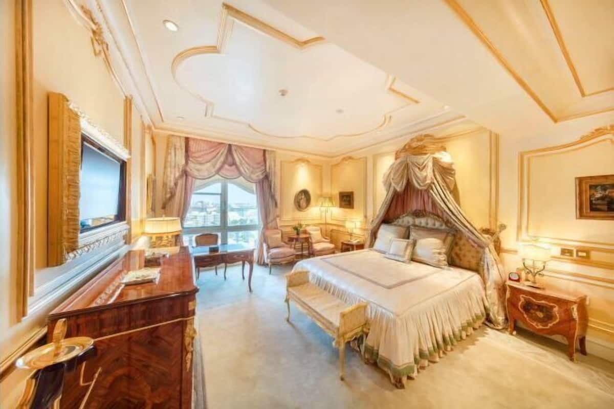 1 chambre, minibar, coffres-forts dans les chambres, bureau