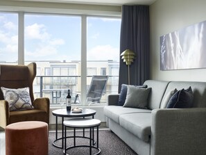 Minibaari, työpöytä, ilmainen Wi-Fi