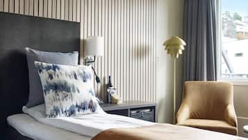 Minibar, desk, free WiFi