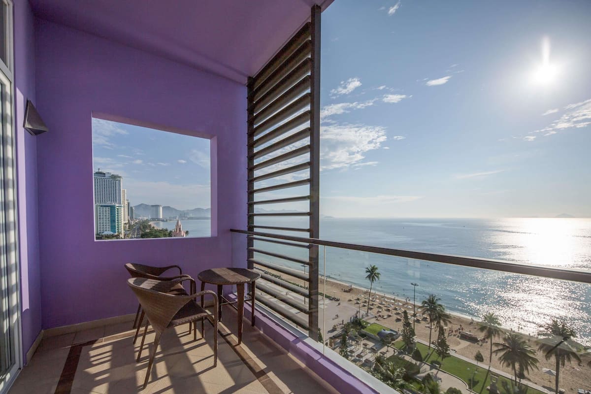 Deluxe Room, 1 King Bed