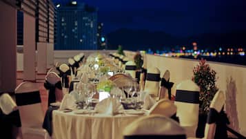 Banquet hall