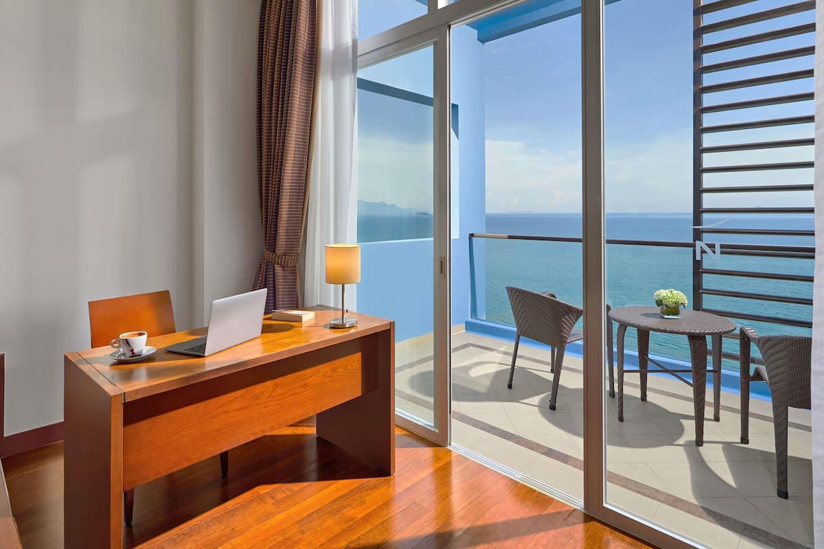 Superior-Suite, 1 King-Bett | 1 Schlafzimmer, Minibar, Zimmersafe, individuell dekoriert