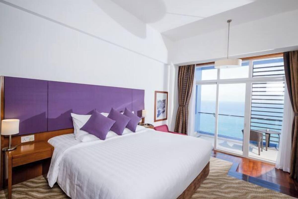 1 bedroom, minibar, in-room safe, desk