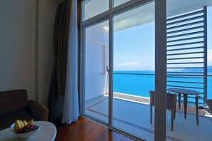 Superior Room, 1 King Bed, Ocean View | 1 bedroom, minibar, in-room safe, individually decorated - Novotel Nha Trang (Nha Trang)