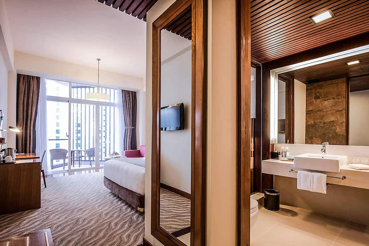 Superior Room, 1 King Bed | 1 bedroom, minibar, in-room safe, individually decorated