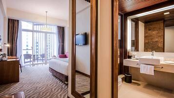 Superior kamer, 1 kingsize bed | 1 slaapkamer, een minibar, een kluis op de kamer