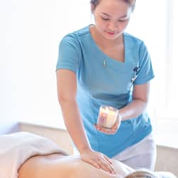Phòng trị liệu đôi, trị liệu toàn thân, massage đá nóng