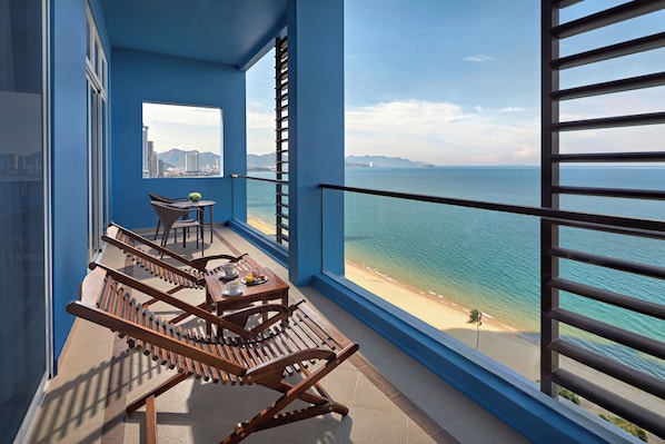 Superior Suite, 1 King Bed | Beach/ocean view - Novotel Nha Trang (Nha Trang)