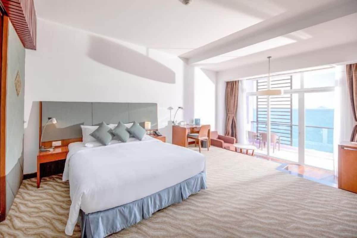 1 bedroom, minibar, in-room safe, individually decorated
