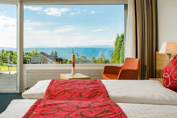 Schreibtisch, Zustellbetten, kostenloses WLAN, Bettwäsche