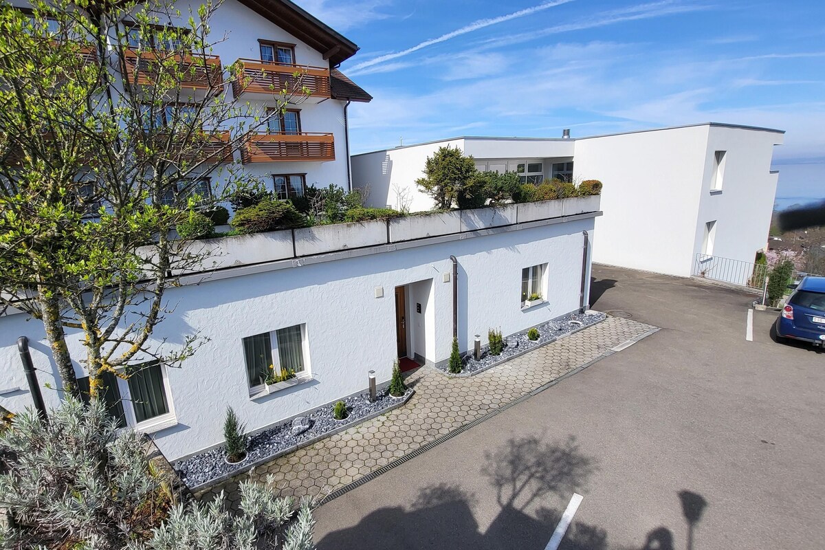 Standard Studio, 1 Double Bed, Kitchenette | Desk, rollaway beds (surcharge), WiFi (free), bed sheets