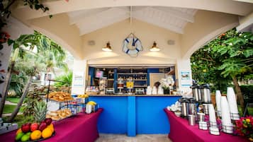 Tägliches inbegriffenes kontinentales Frühstück