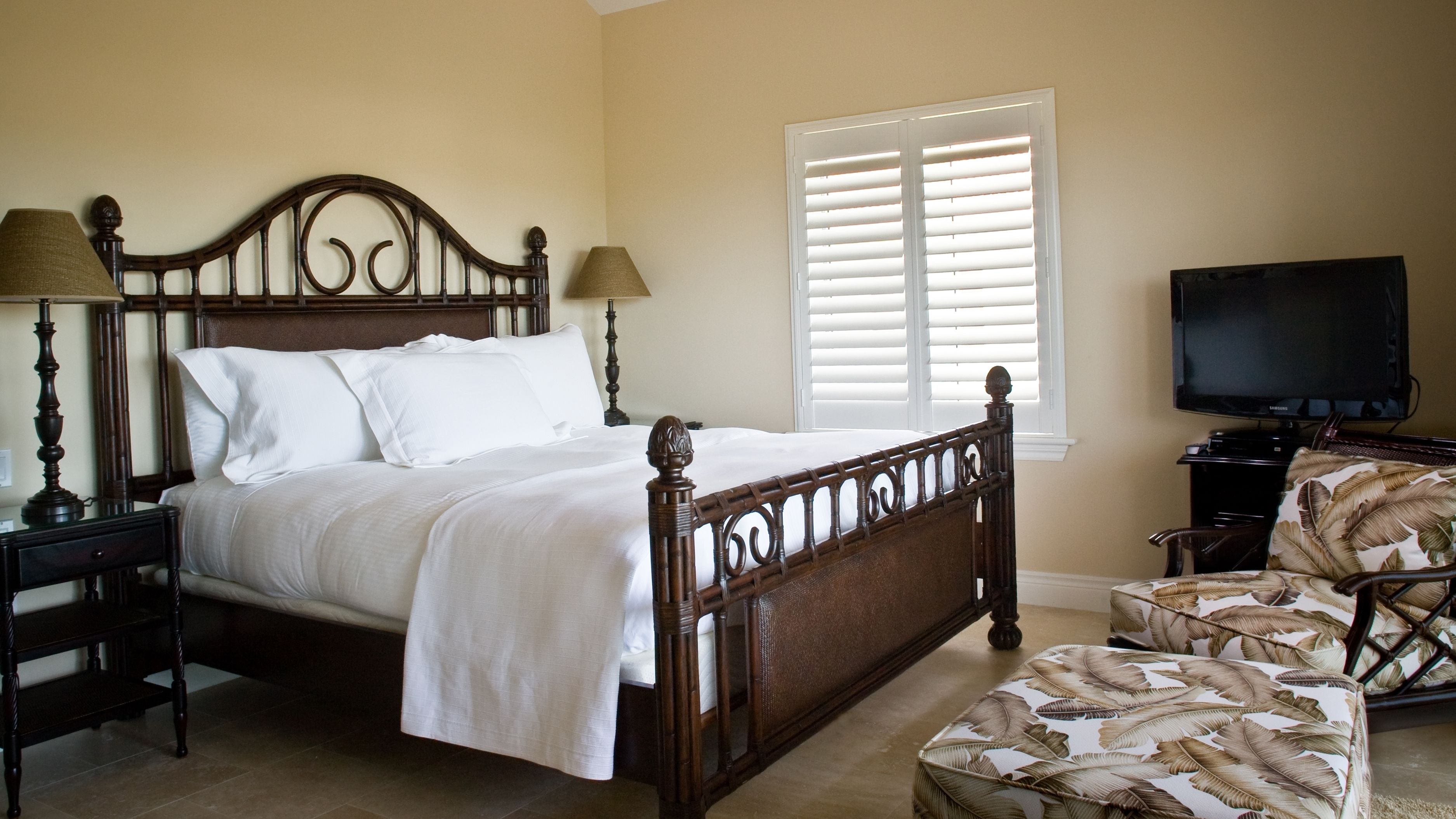 luxury suite, 2 bedrooms | premium bedding, in-room safe, blackout curtains, iron/ironing board