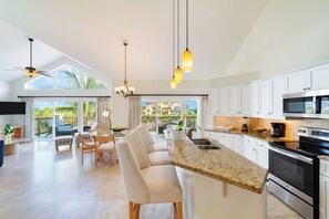 Luxury Penthouse, 2 Bedrooms | 2 bedrooms, premium bedding, in-room safe, blackout curtains