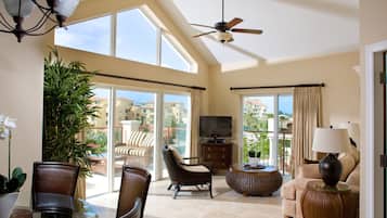 Luxury Penthouse, 2 Bedrooms | 2 bedrooms, premium bedding, in-room safe, blackout drapes