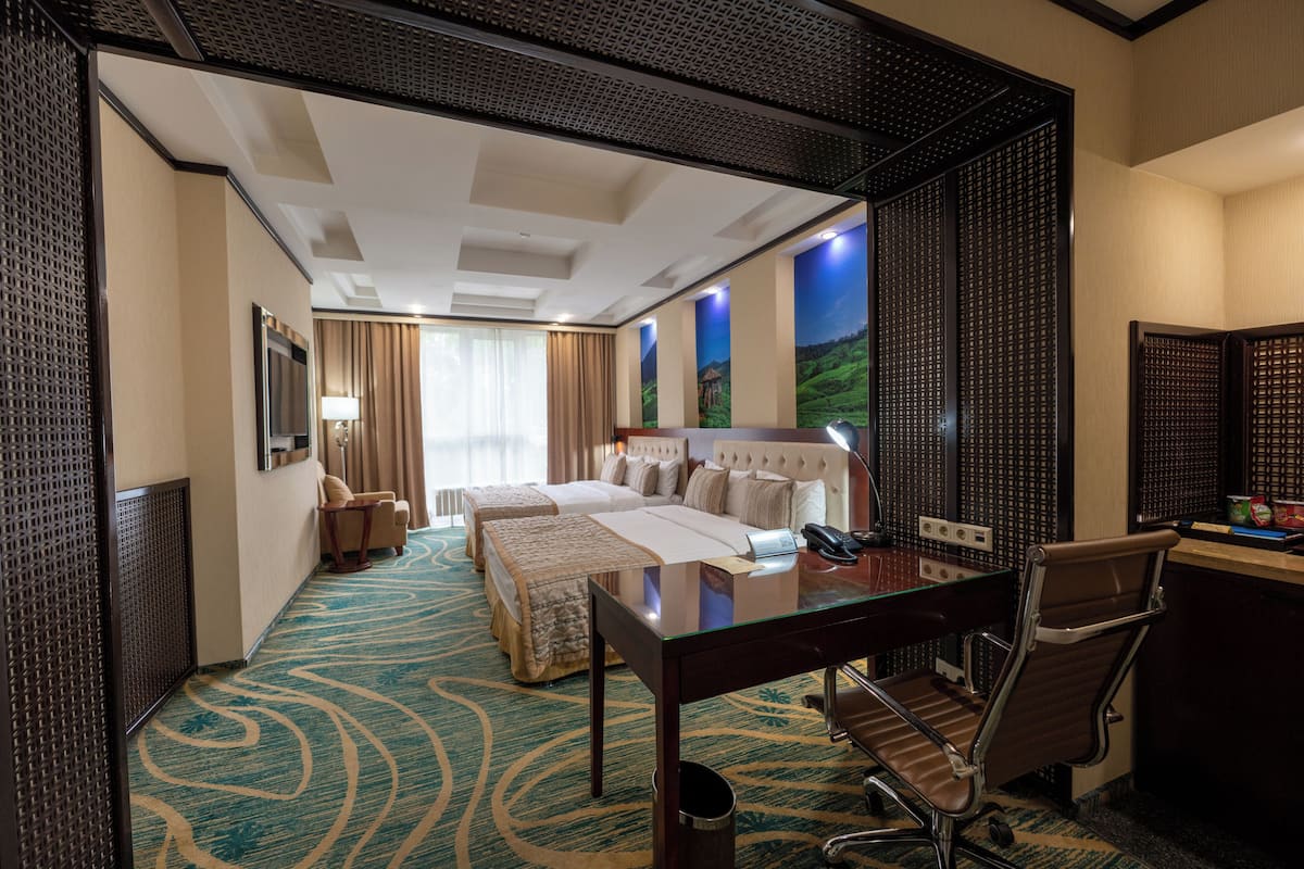 Superior Queen Room with Two Queen Beds | Premium bedding, minibar, in-room safe, desk